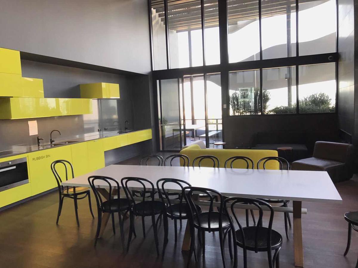 Hfn Heart Of Melbourne Cbd Apartment Luaran gambar